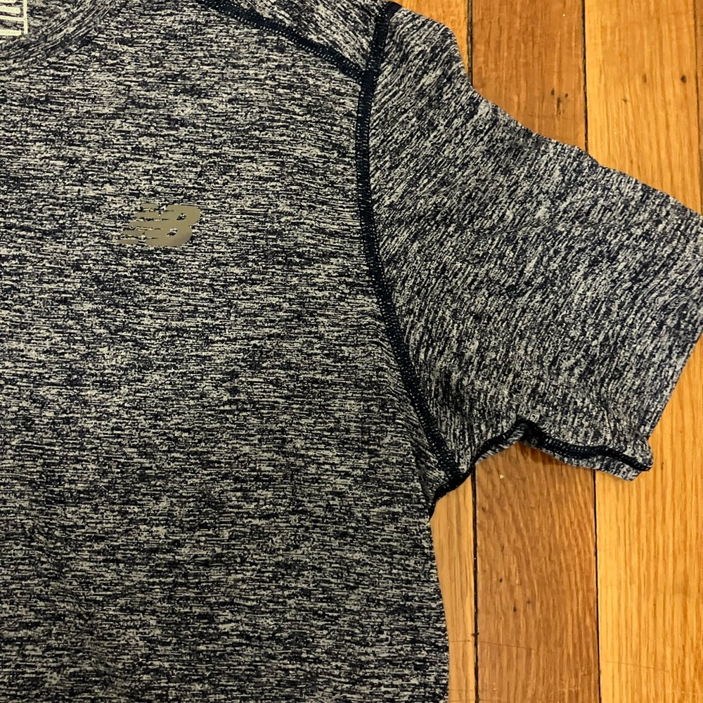 New Balance Gray Athletic T-Shirt - Picture 3 of 4